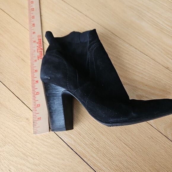 Vince Camuto Black Suede Creestal Pull-on Stacked Heel Ankle Boot 7 - Picture 4 of 9